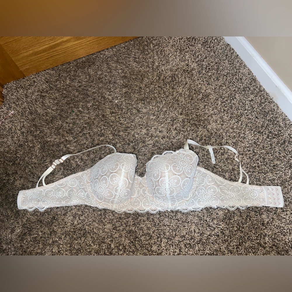 Aerie White Lace Bra with Delicate Detailing